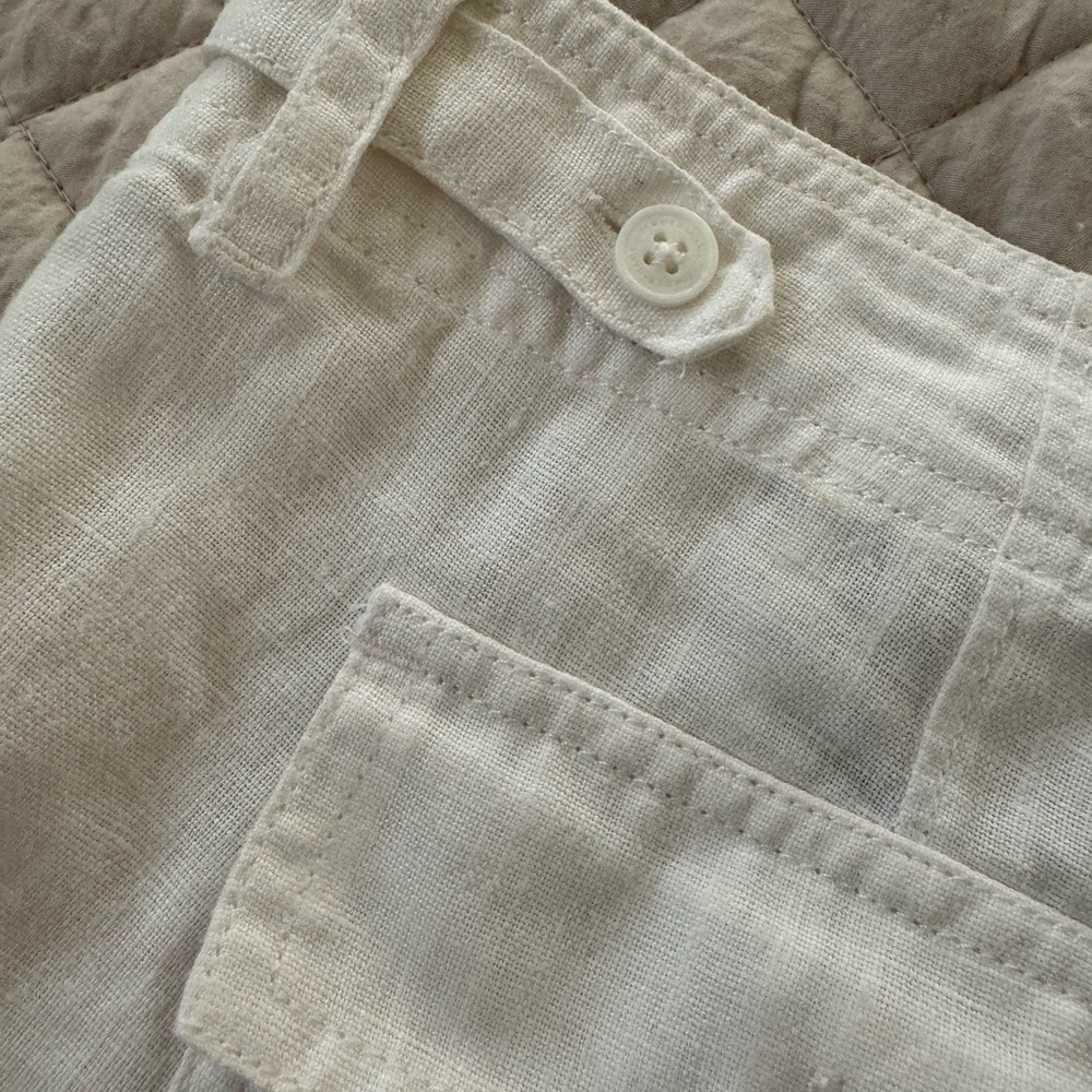 Tommy Bahama White Linen cargo crop pants - Picture 2 of 12